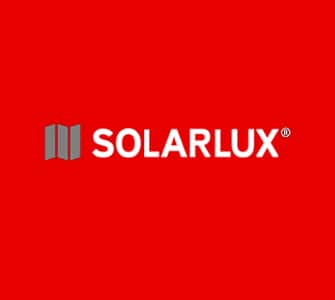 Perfect for the summer is this outside space with its Q-Railing glass balustrade and sliding doors from Solarlux 6 solarlux logo