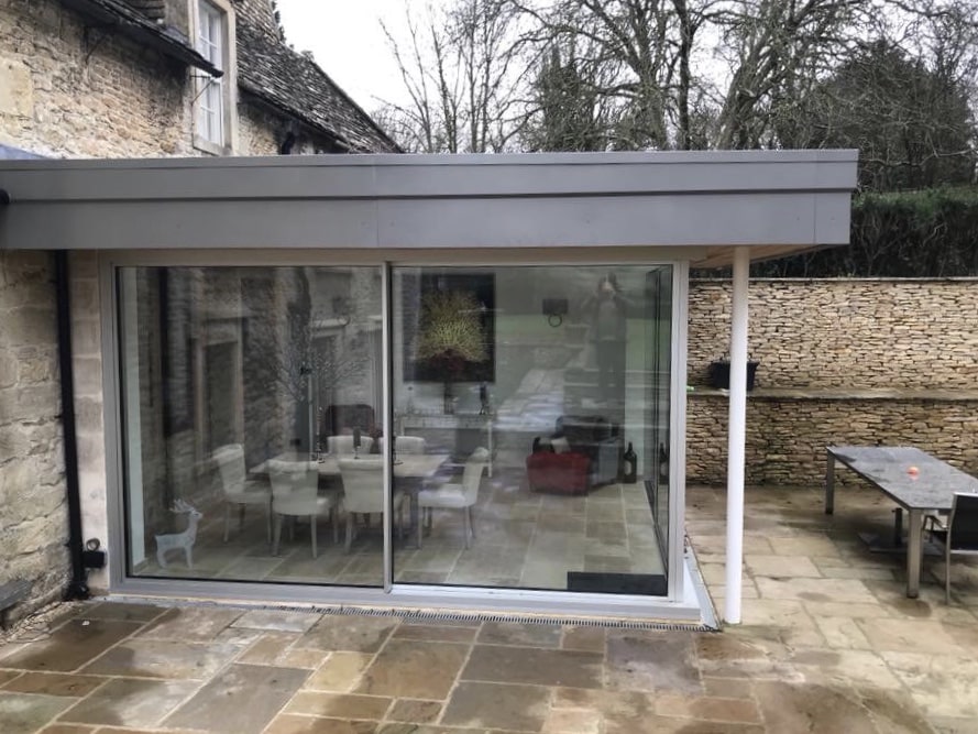 Open Corner Solarlux Cero II sliding doors installed in this completed garden room. 2 garden room with sliding doors