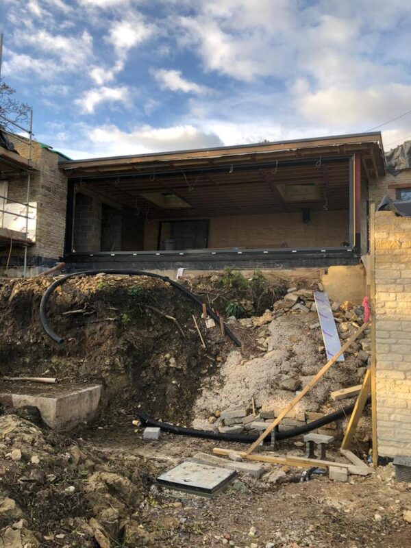 A Solarlux Cero installation with a little help of course from our glass lifting friends Kranlyft. 2 construction site for solarlux cero installation