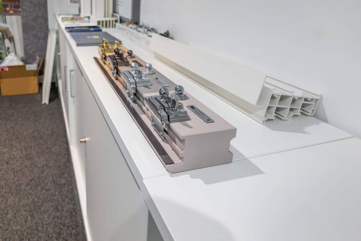 How to choose the best Masterframe Sash Window for your home 7 samples of bygone sash window colour and hardware options